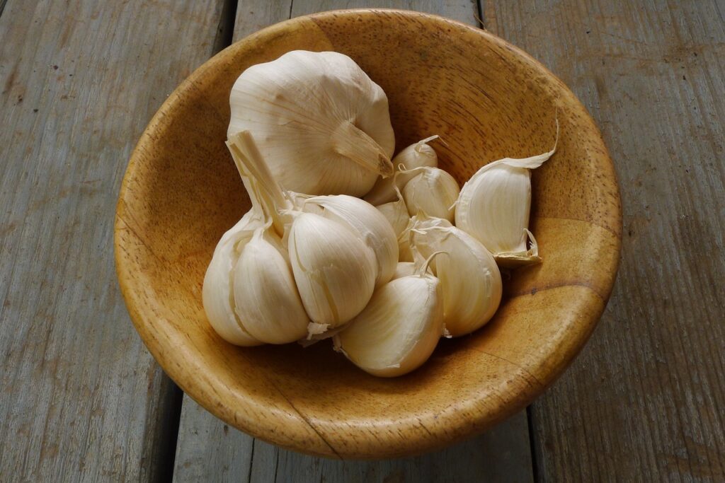 garlic, organic, fresh-1374329.jpg